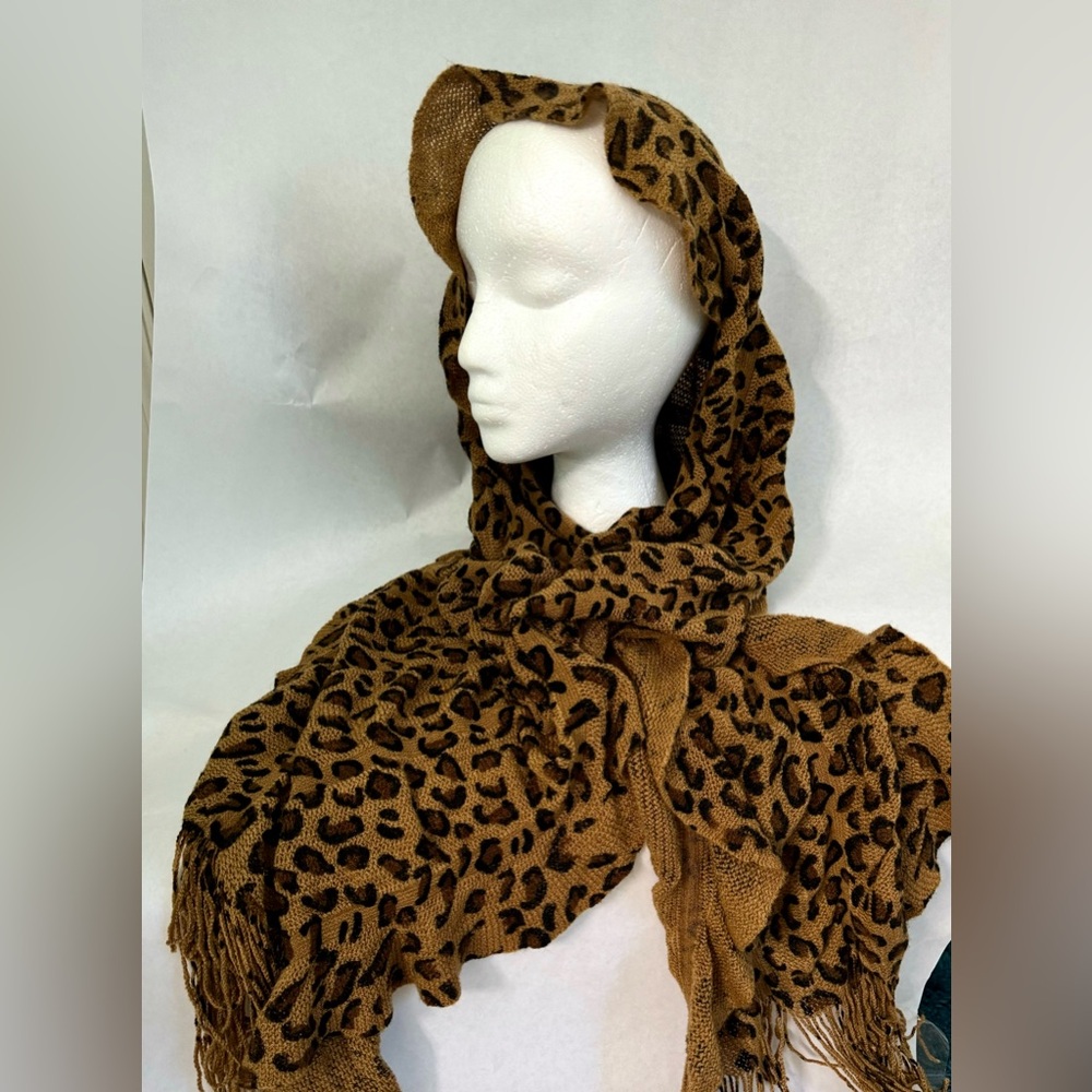 Leopard Ruffled Scarf - Picture 8 of 12